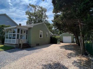 1321 N Sea Rd, Southampton, NY 11968