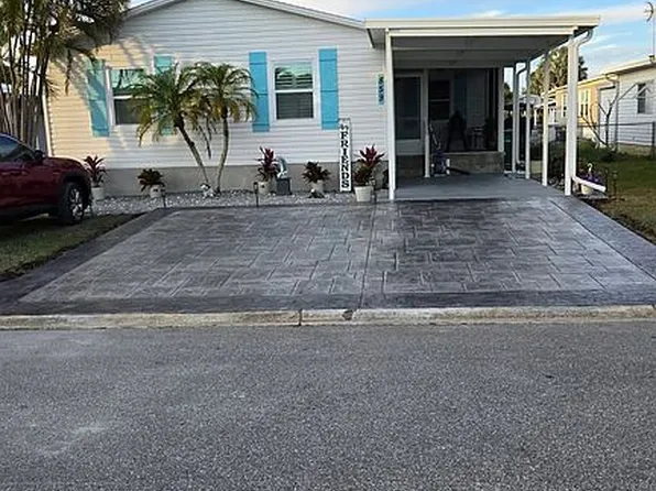 859 Laurel Cir, Barefoot Bay, FL 32976