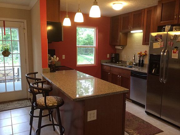4th image of 328 Candlewood Dr