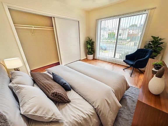 5th image of 745 N Edinburgh Ave APT 1