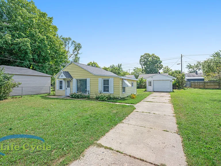 1314 Beechwood St NE — Photo 20