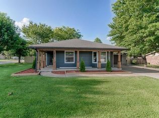 1407 W Centennial Dr, Rogers, AR 72758