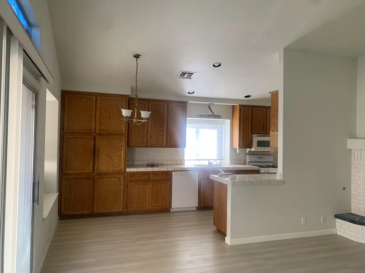 3 bed, 1617 sqft, $2,750 — Photo 4