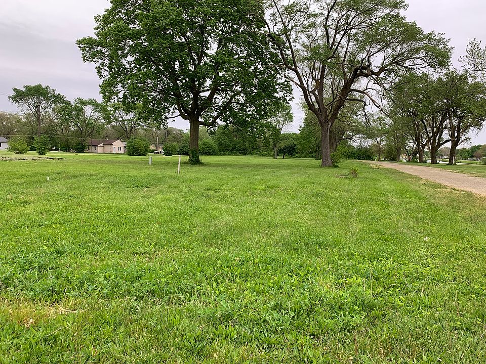 2nd image of 401 S Chanute St