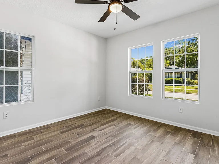 2781 Dellwood Ave — Photo 12