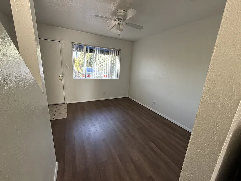 Morris Townhomes — Photo 22
