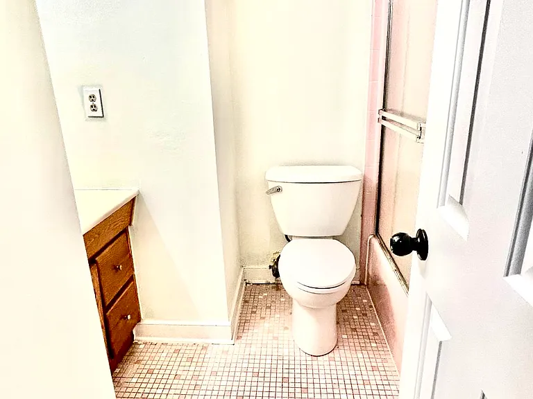 570 Seay Rd — Photo 4
