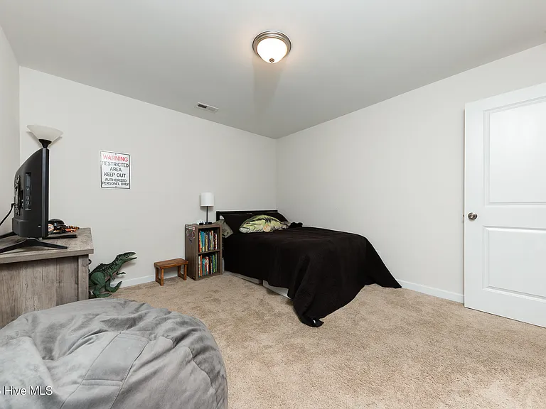 137 Wilburne Dr — Photo 29