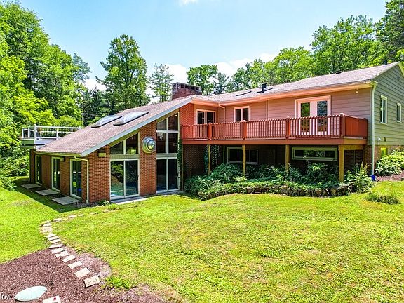 3rd image of 2167 Brentwood Dr