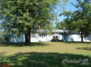 29130 Pinnacle Lake Rd, New Florence, MO 63363