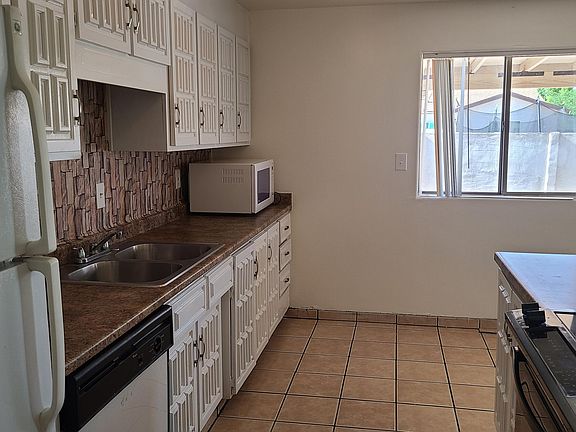 3rd image of 6111 W Cambridge Ave