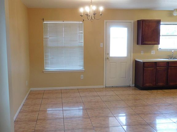 3rd image of 16311 Royal Stone Ln
