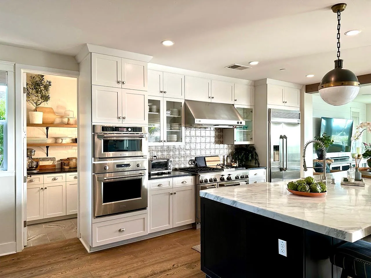 4 bed, 4.5 bath, 3510 sqft, $17,500 — Photo 4