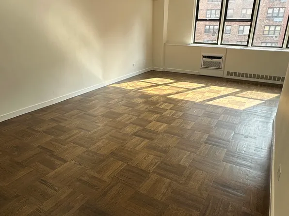 435 East 79th Street image 1 of 13