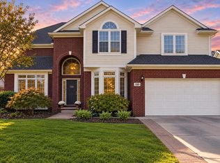 150 Liza Ln, Commerce Township, MI 48382