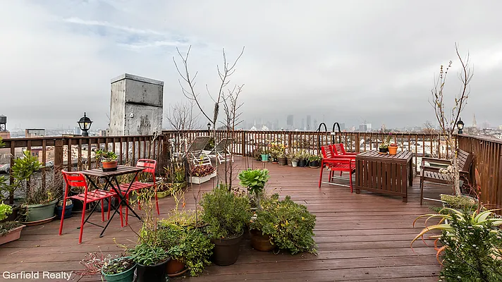 Sold by Garfield Realty  | media 15