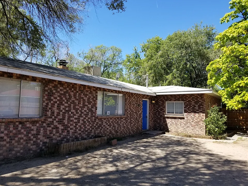 1846 Henry Cir SW