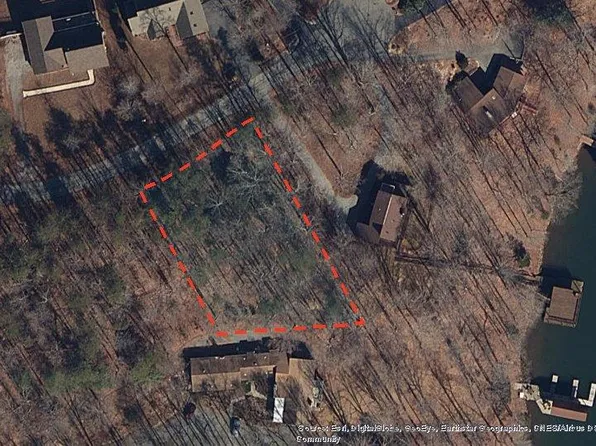 8 Osprey Ln, Moneta, VA 24121