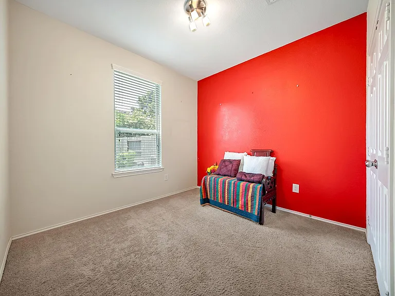 15815 Grey Boulder Dr — Photo 13