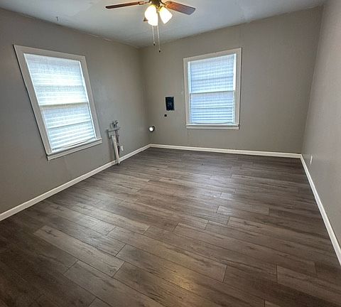 4th image of 3801 NE 20th Ave