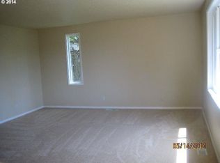 18221 Cindy Ln, Gladstone, OR 97027