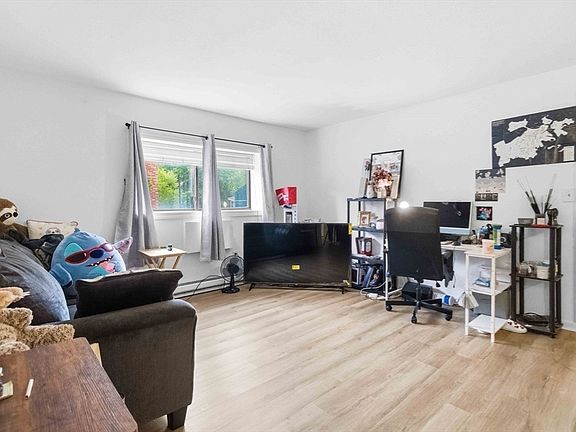 4th image of 596 American Legion Hwy APT 3