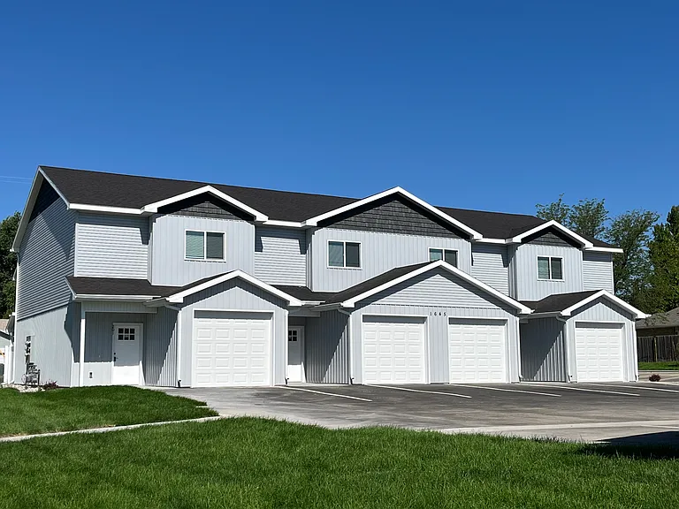 1645 S Bellin Rd — Photo 4