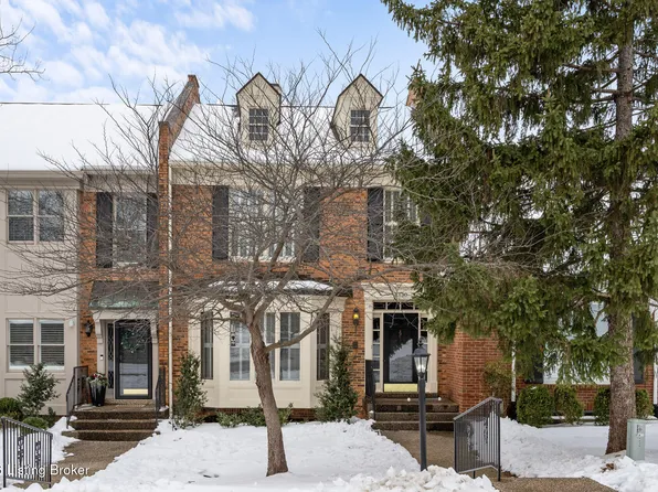 1330 Navajo Ct, Indian Hills, KY 40207