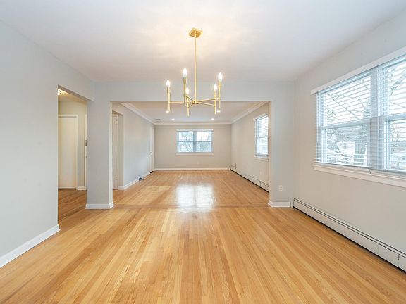 4th image of 25 Whitfield St #2