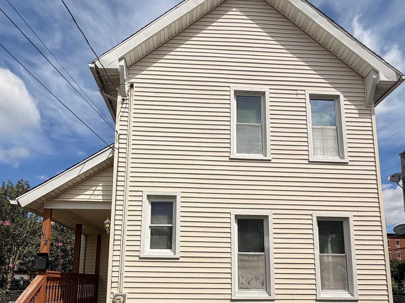 3 bed, 1.5 bath, 1248 sqft, $2,500 — Photo 1