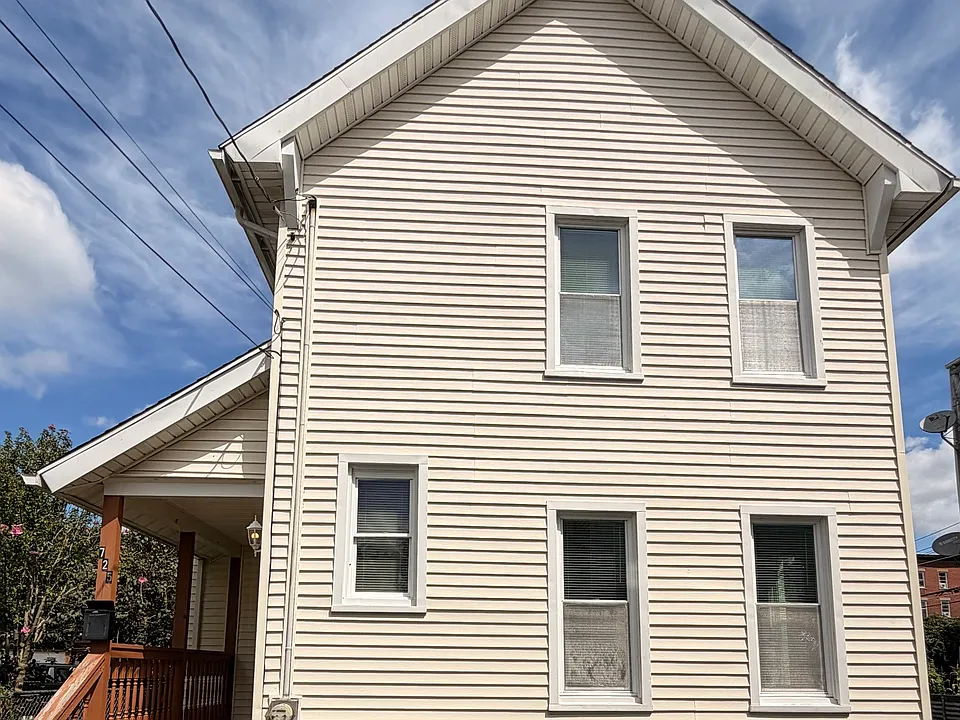 723 Ogden St
