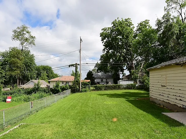 5830 Spaulding St — Photo 7