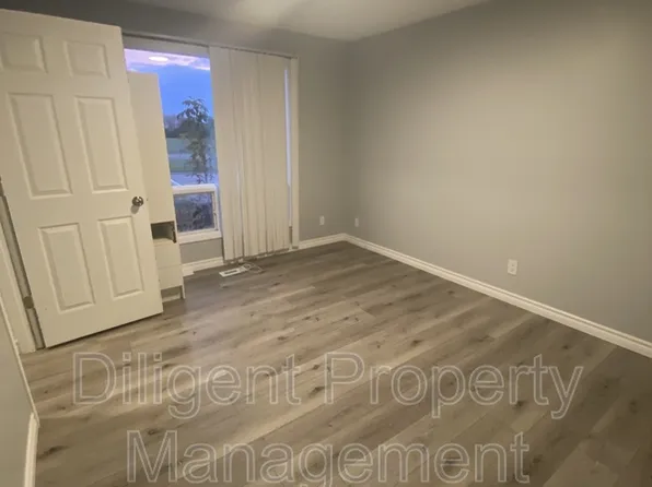 260 Lansdowne St W, Peterborough, ON K9J 1Y8