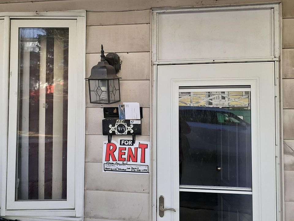 1st image of 414 W Poplar St