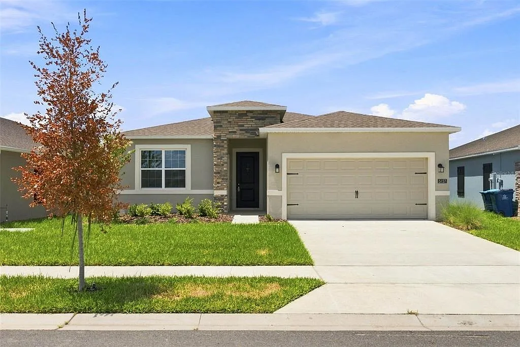 4 bed, 3.0 bath, 2109 sqft, $2,490 — Photo 2