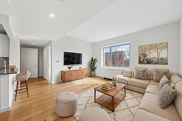 65-70 Austin Street, #601