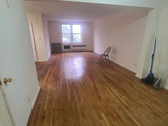 5th image of 1725 E 12th St #3E