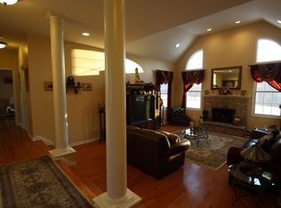 24 Stone Cliff Ter, Oak Ridge, NJ 07438