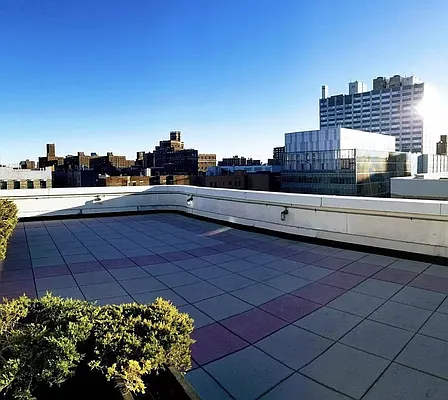 Rented by New York Residence | media 18