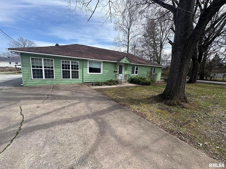 1st image of 702 Sheridan Dr