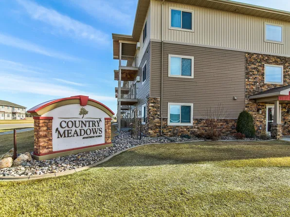Country Meadows, 2016 33rd St NW #103, Minot, ND 58703
