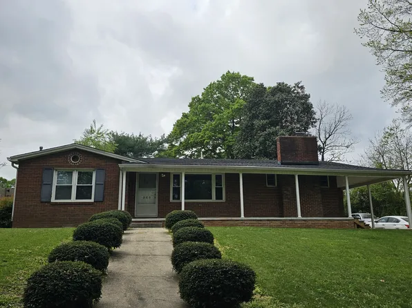 548 Greenway Dr, Statesville, NC 28677