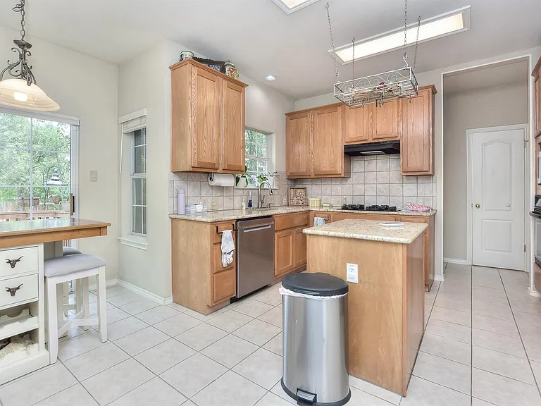 1609 Colton Way SW — Photo 9