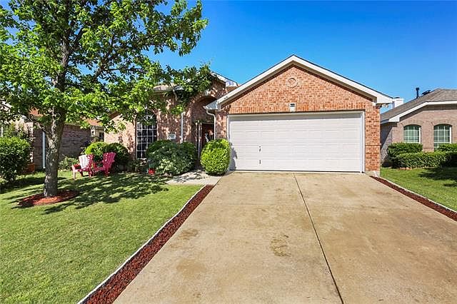 1st image of 303 Waterford Dr