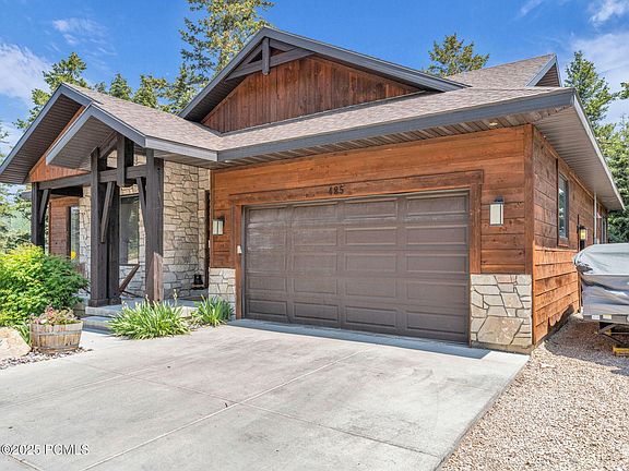 2nd image of 485 Parkview Dr