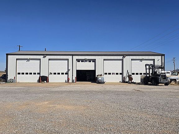 5th image of 2002 S Main St