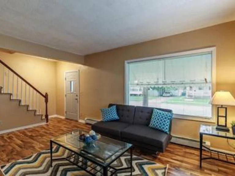 905 S Norwood Ave — Photo 5
