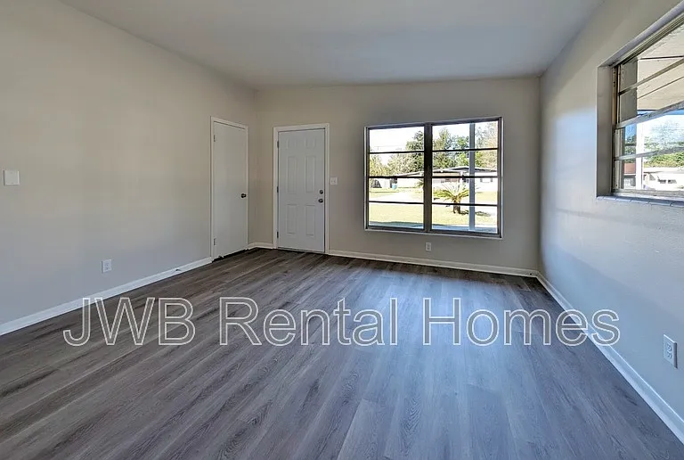 2462 Quail Ave — Photo 5