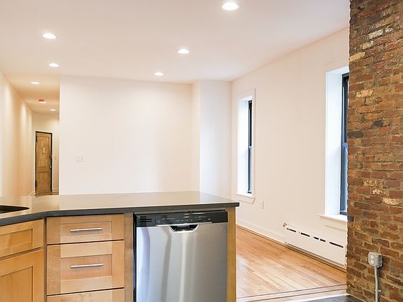 3rd image of 428 Prospect Pl APT 1L