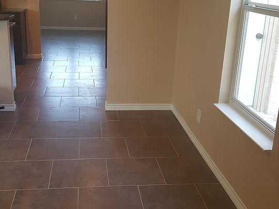 5th image of 410 N Bentwood Dr